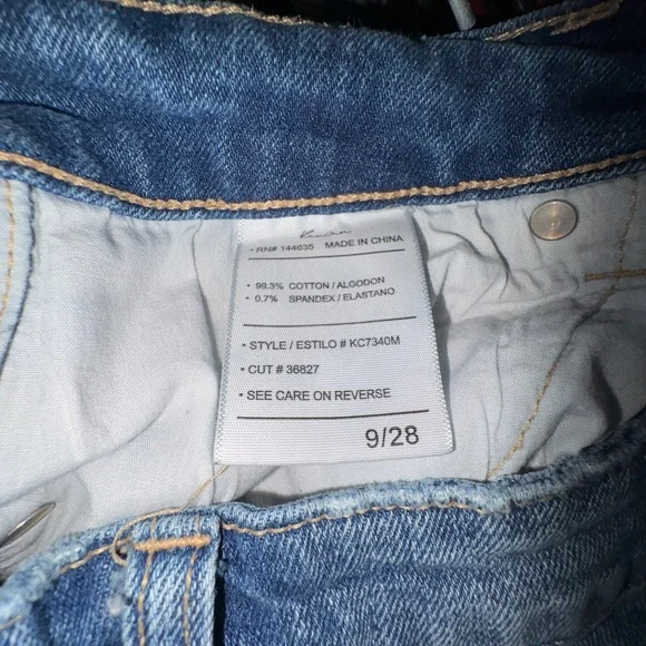 KanCan Bella high rise flare jeans sz 9/28 EUC - Picture 8 of 8